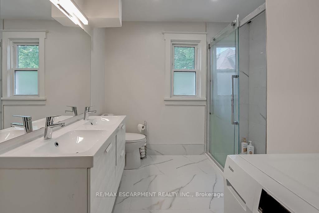 38 Ashford Boulevard photo 17