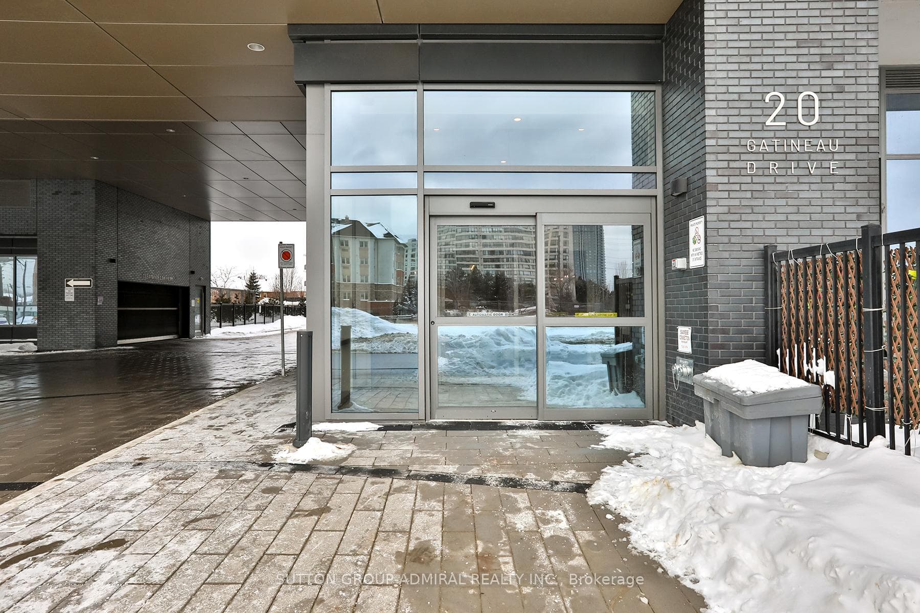 20 Gatineau Drive Unit 412E photo 2