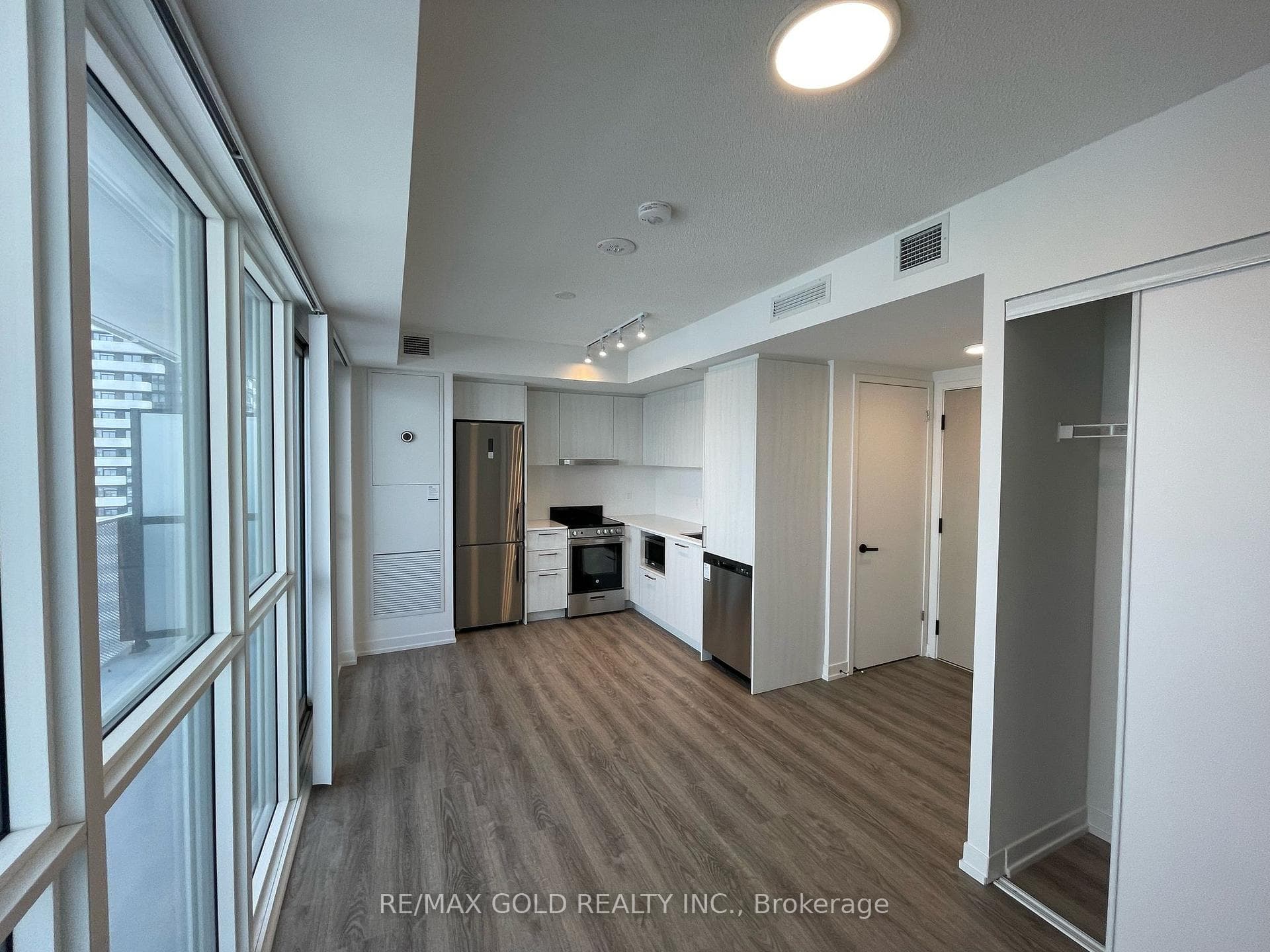 195 Commerce Street Unit 2012 photo 22