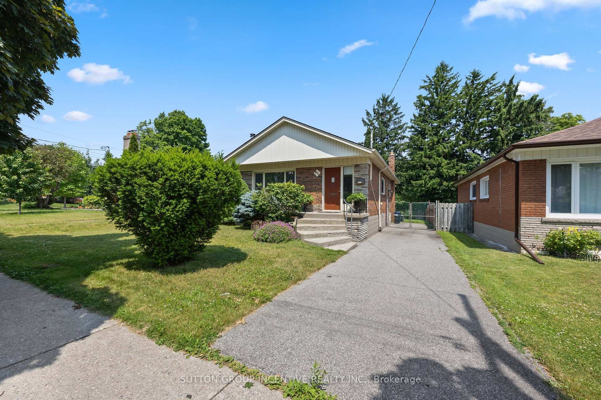92 Blakemanor Boulevard photo 3