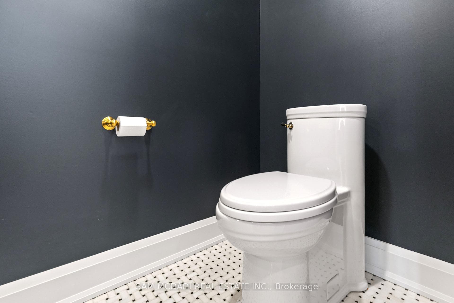 4 Iroquois Avenue photo 16