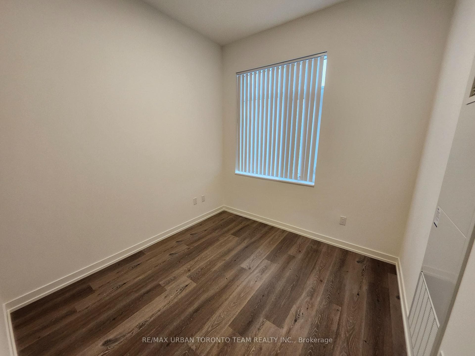 28 Interchange Way Unit 206 photo 7