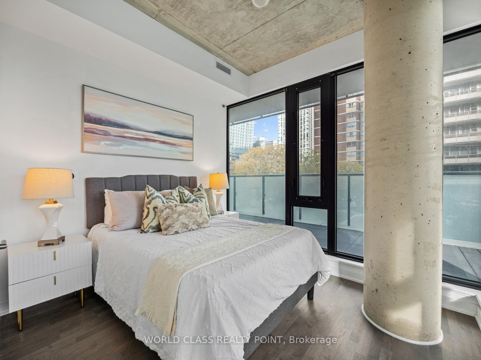 185 Roehampton Avenue Unit 208 photo 10