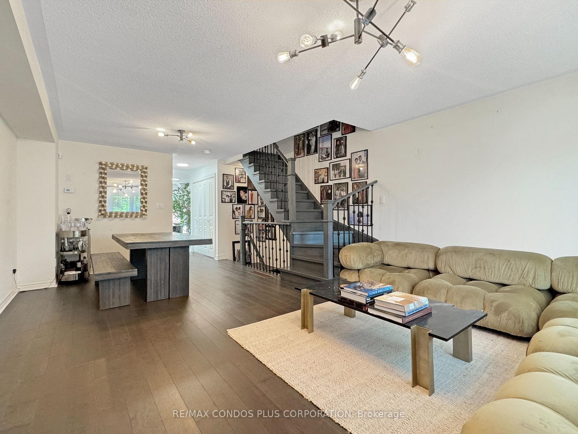 4267 Lawrence Avenue Unit A photo 12