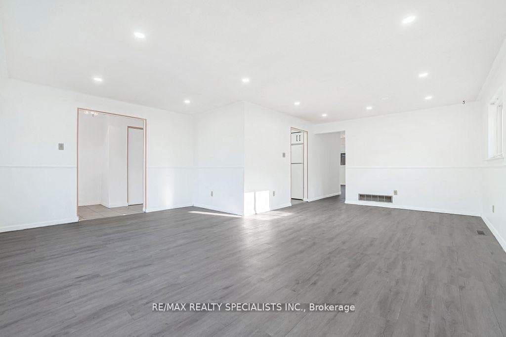 163 Hazelglen Drive photo 4