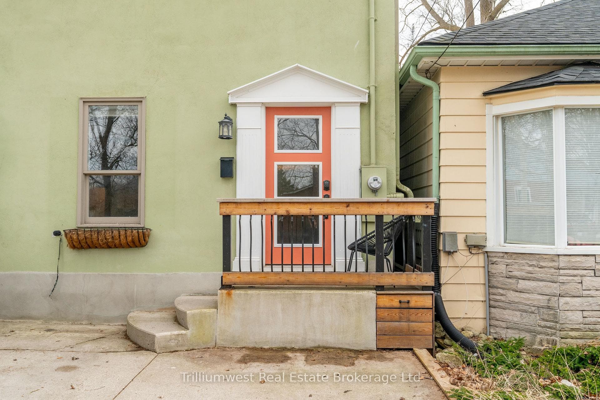 4 Dufferin Street photo 5