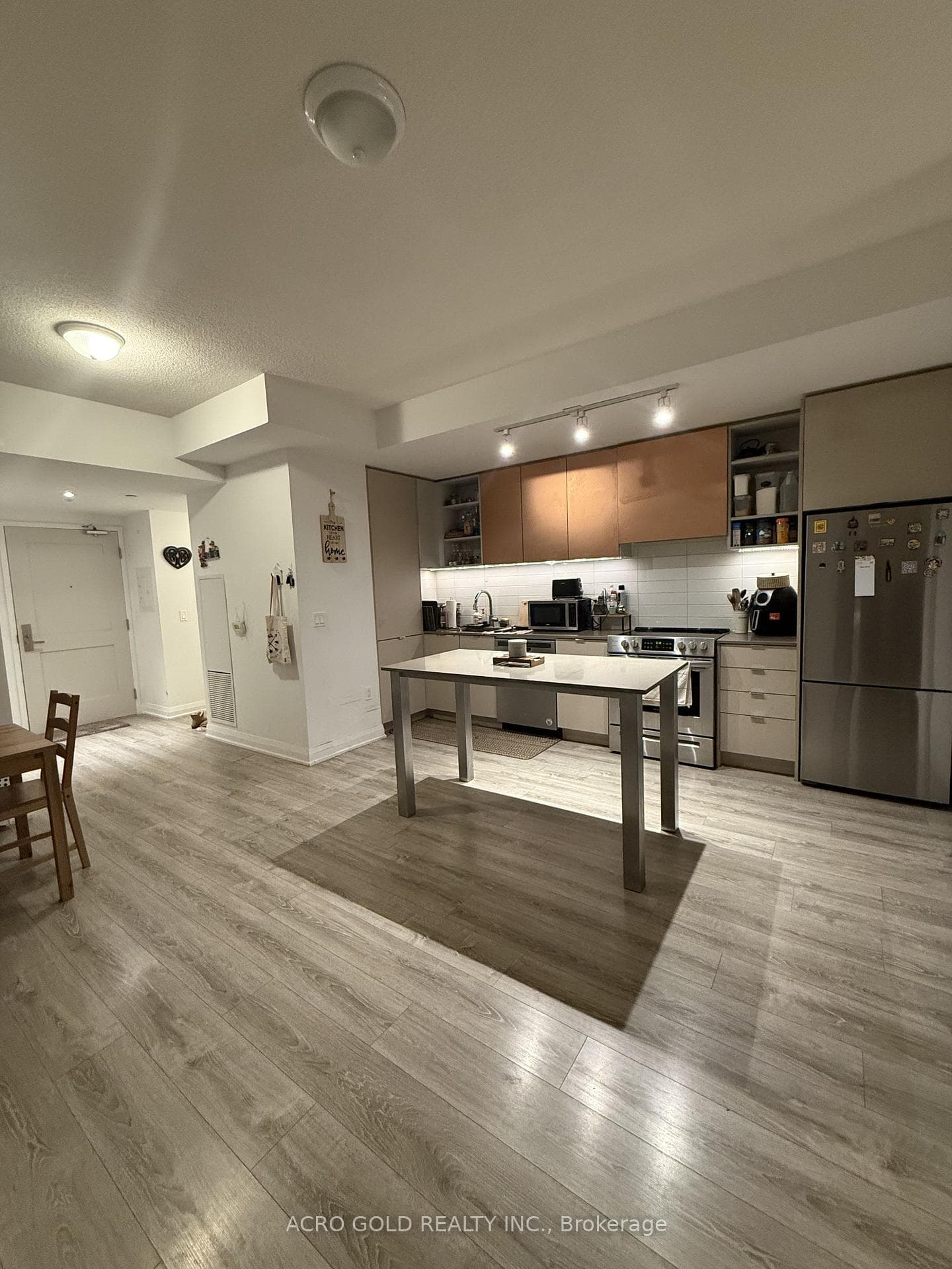 10 Gibbs Road Unit 712 photo 16