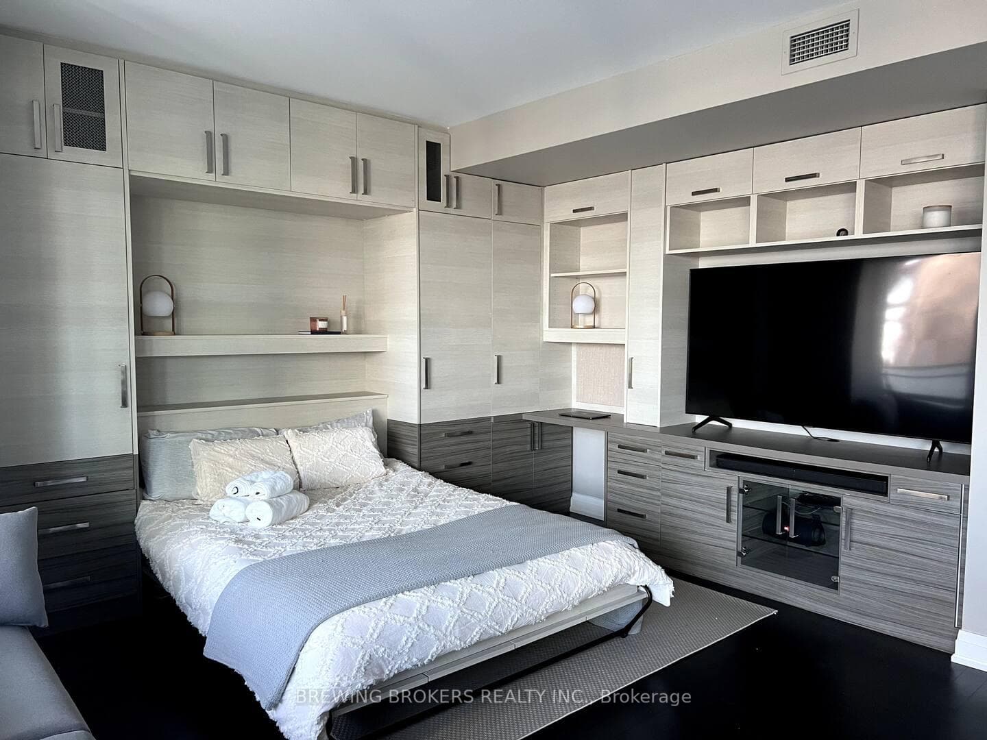 80 John Street Unit 2702 photo 10