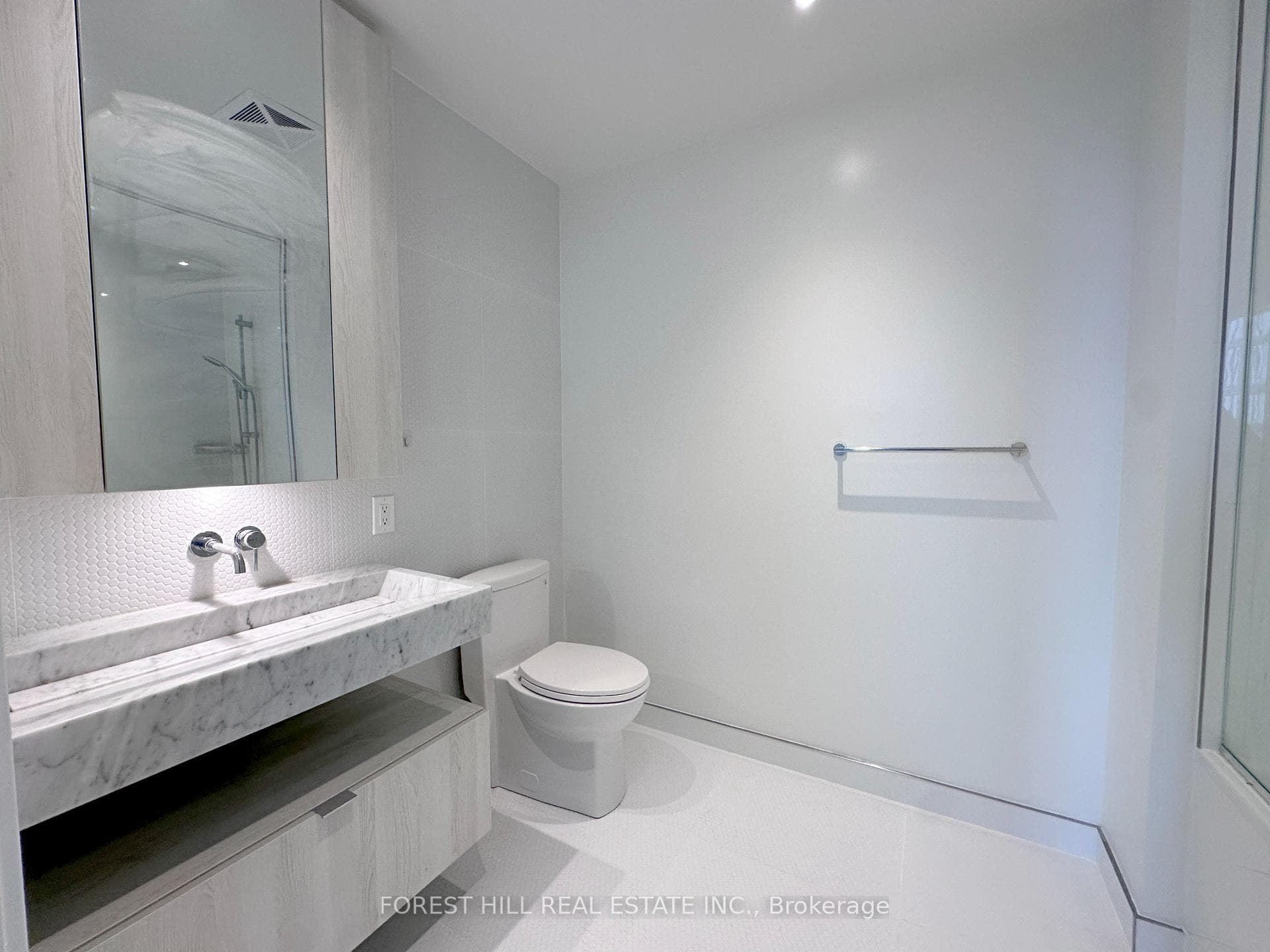 11 Yorkville Avenue Unit 3307 photo 23