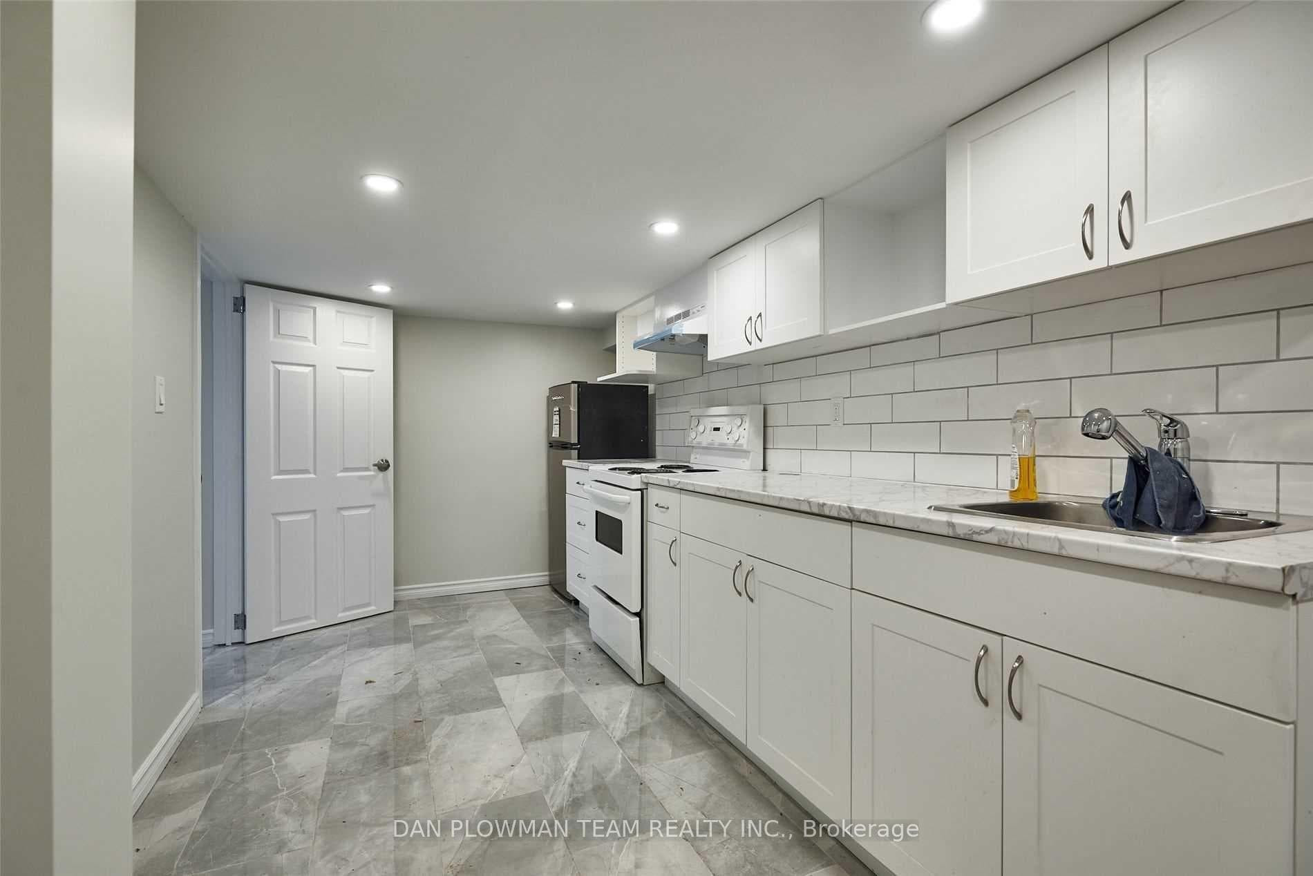 191 Simcoe Street Unit Basemnt photo 8