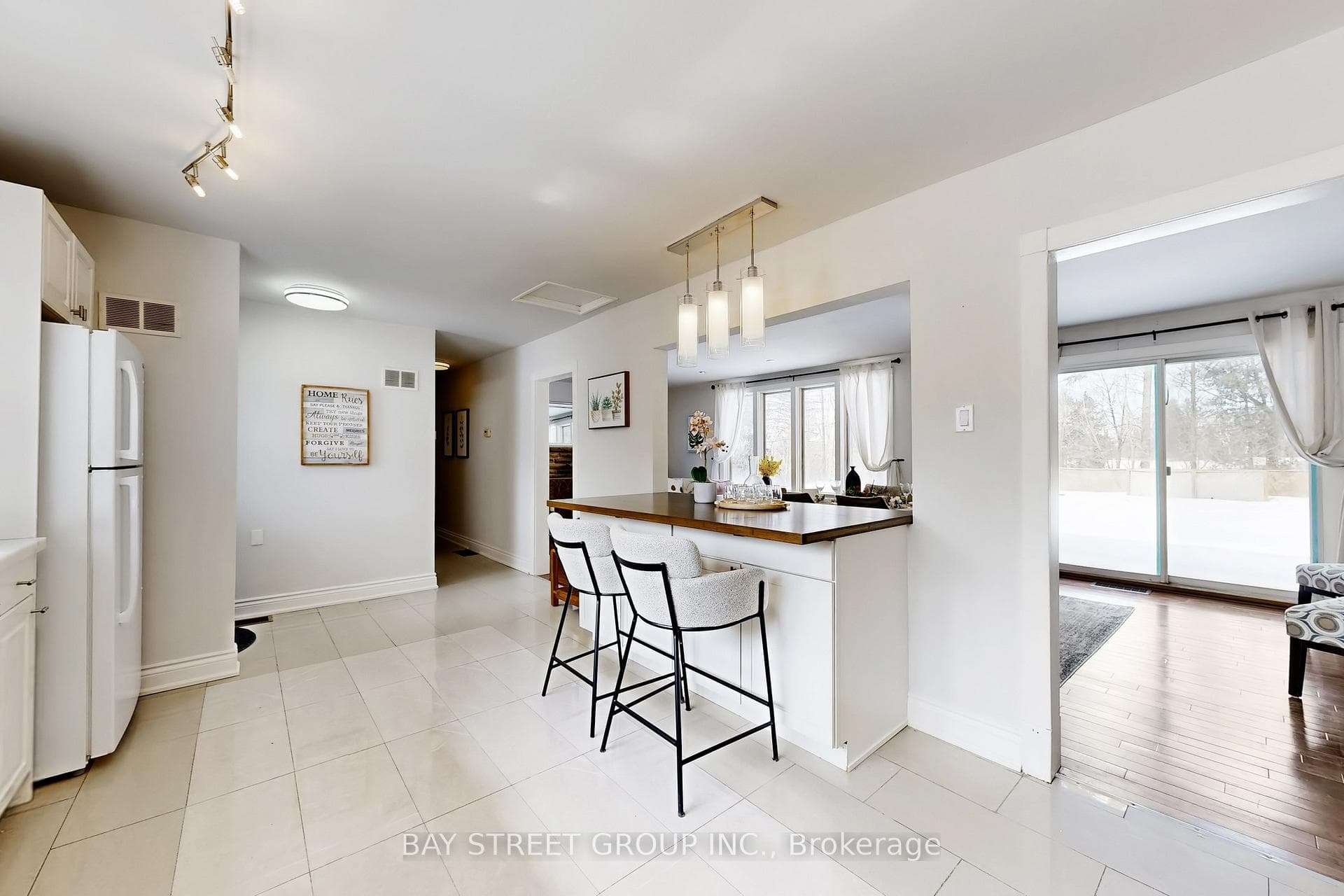 1011 Janette Street photo 21