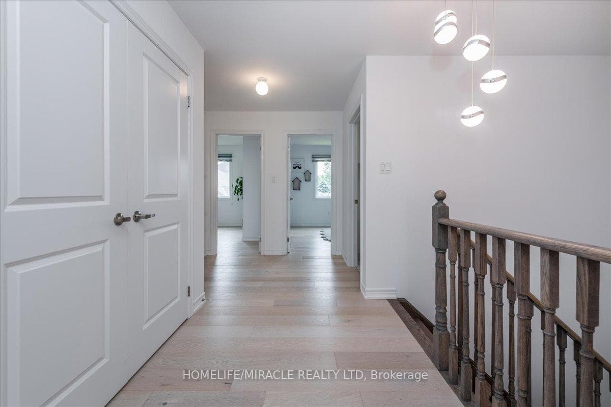 8 Bell Avenue photo 20