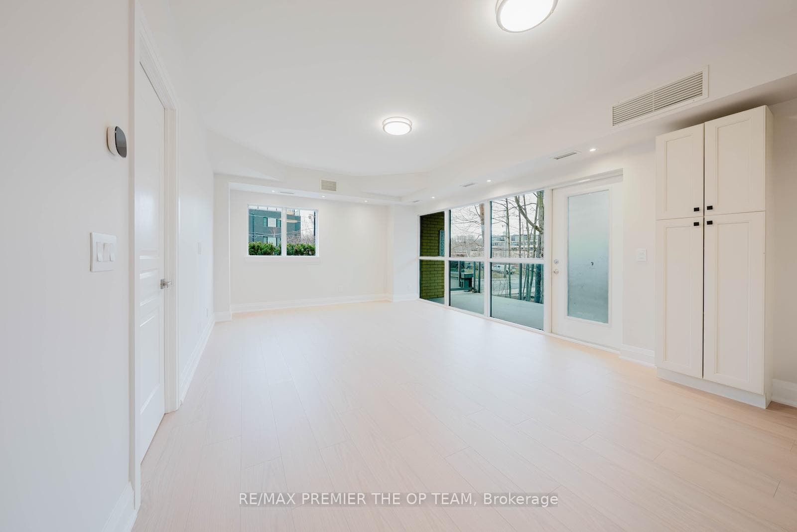 8302 Islington Avenue Unit 102 photo 12