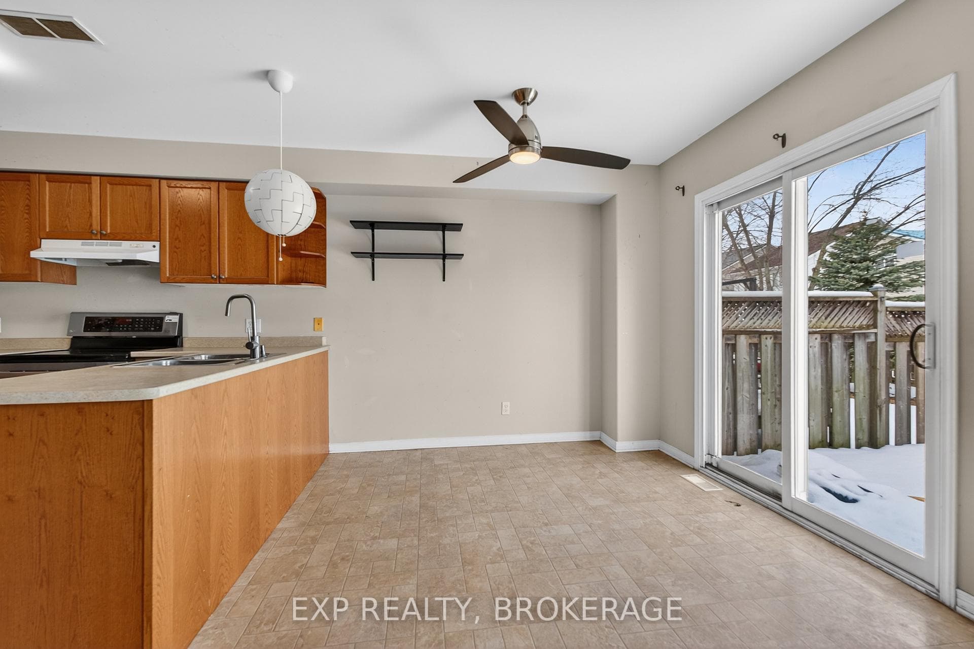 504 ST MARTHA Street photo 8