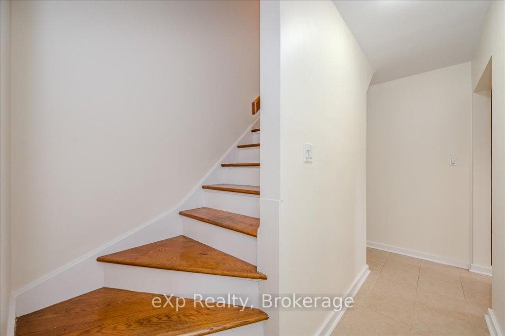 5 Paul Avenue photo 18
