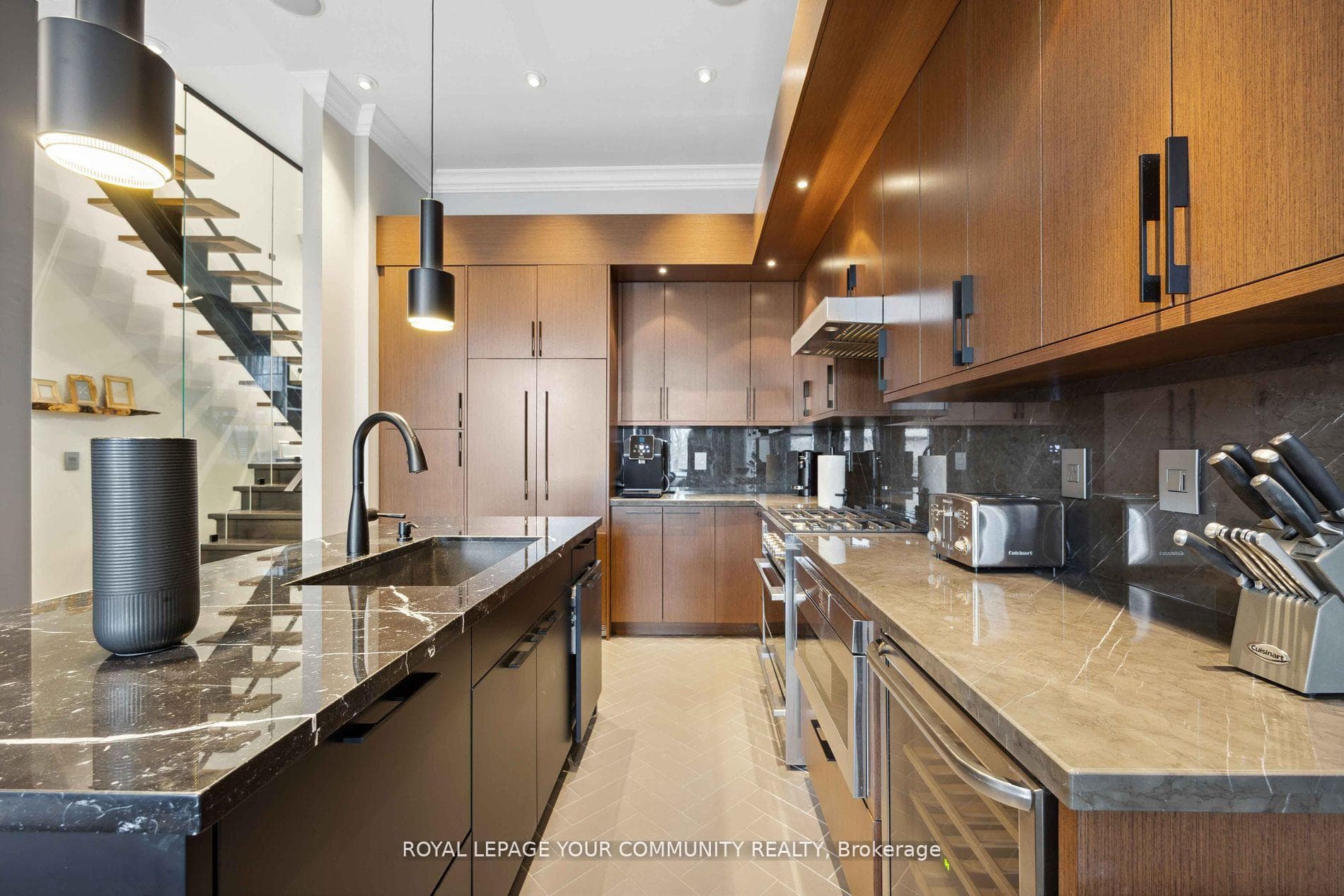 478B Valermo Drive photo 6
