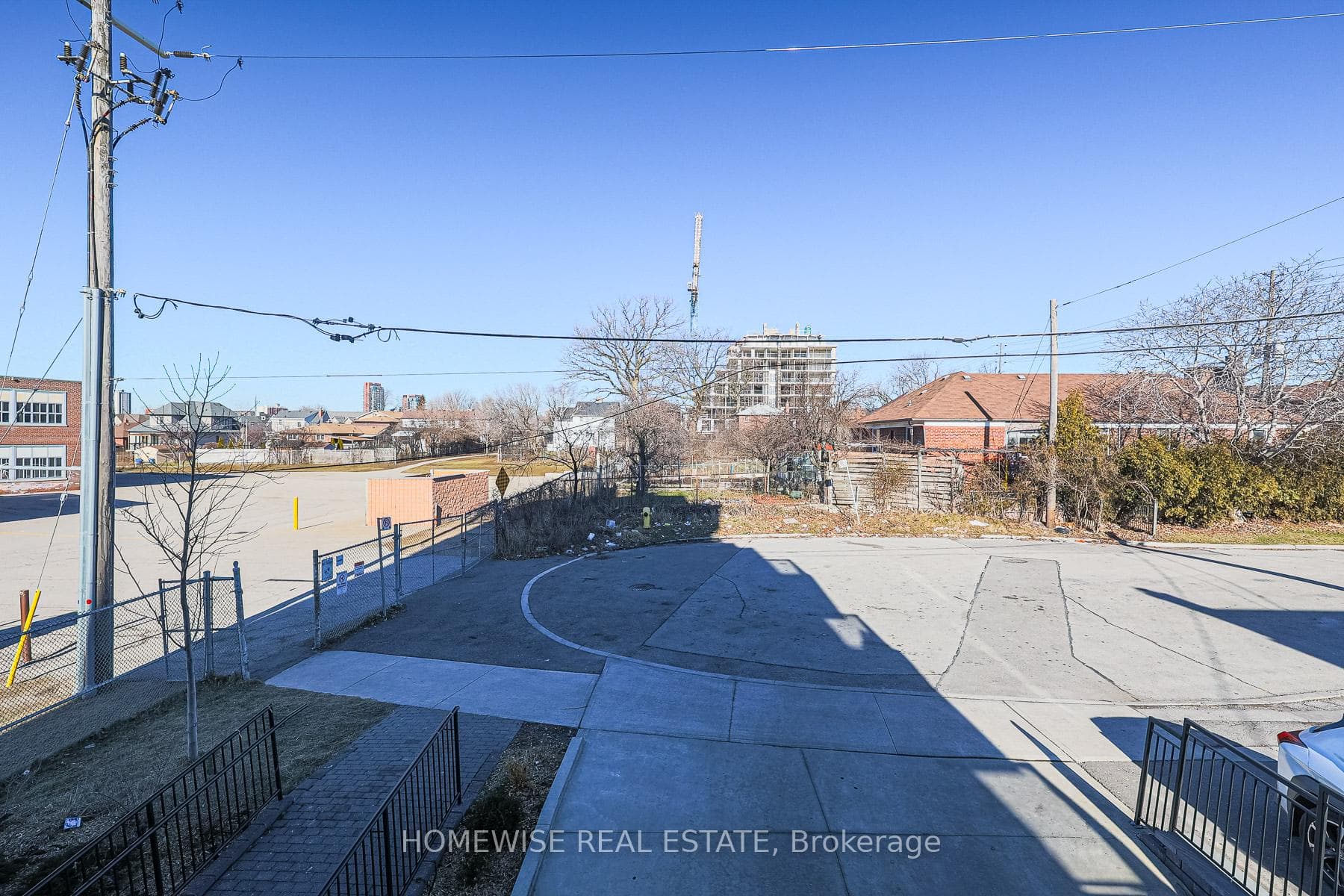 293 Viewmount Avenue Unit 201 photo 35