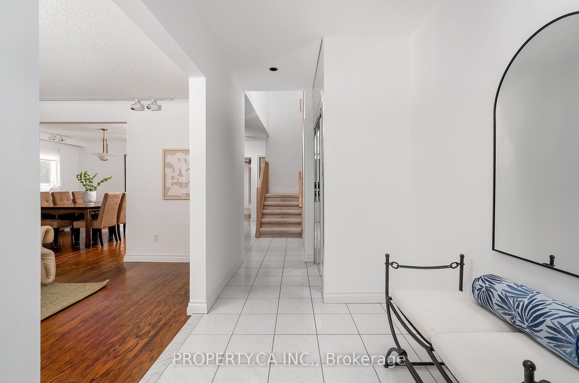 228 Betty Ann Drive photo 4