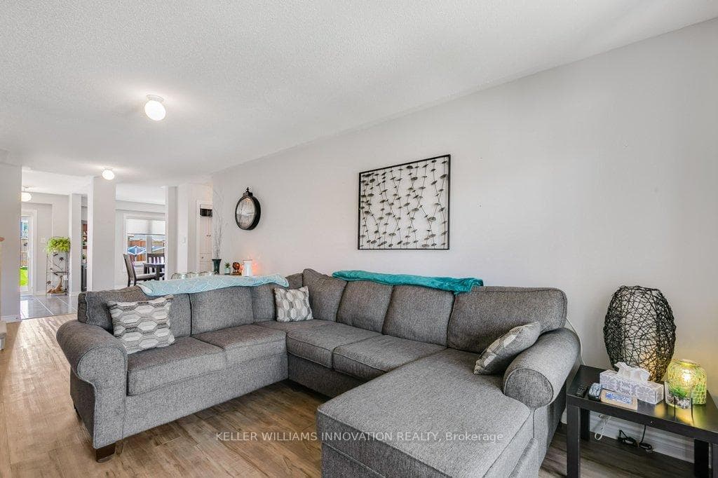 952 Adams Avenue photo 4