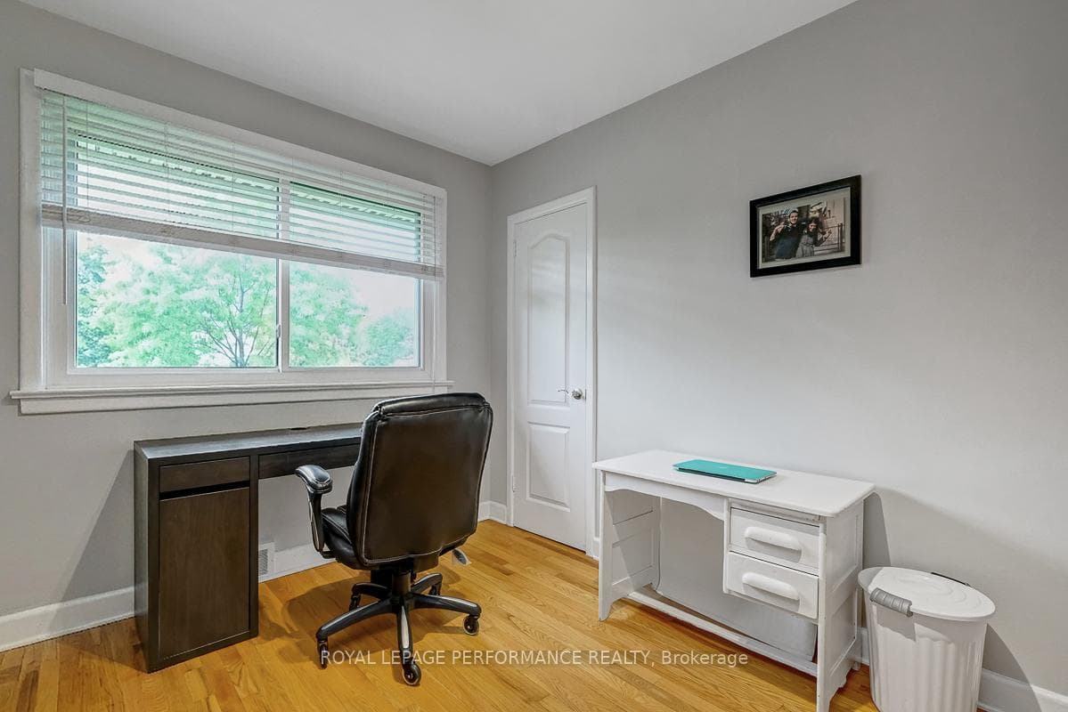 102 Donald Street photo 23