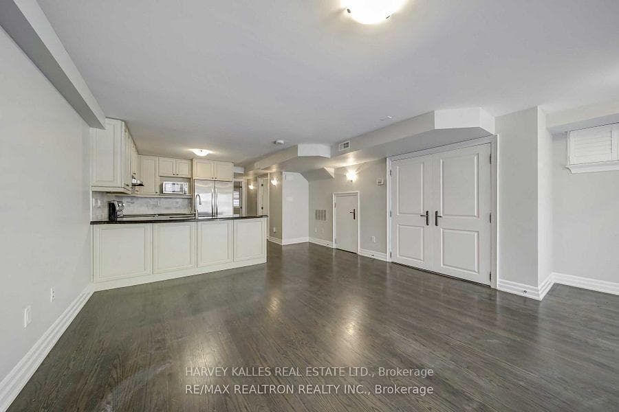 384 Spadina Road Unit Lower photo 3