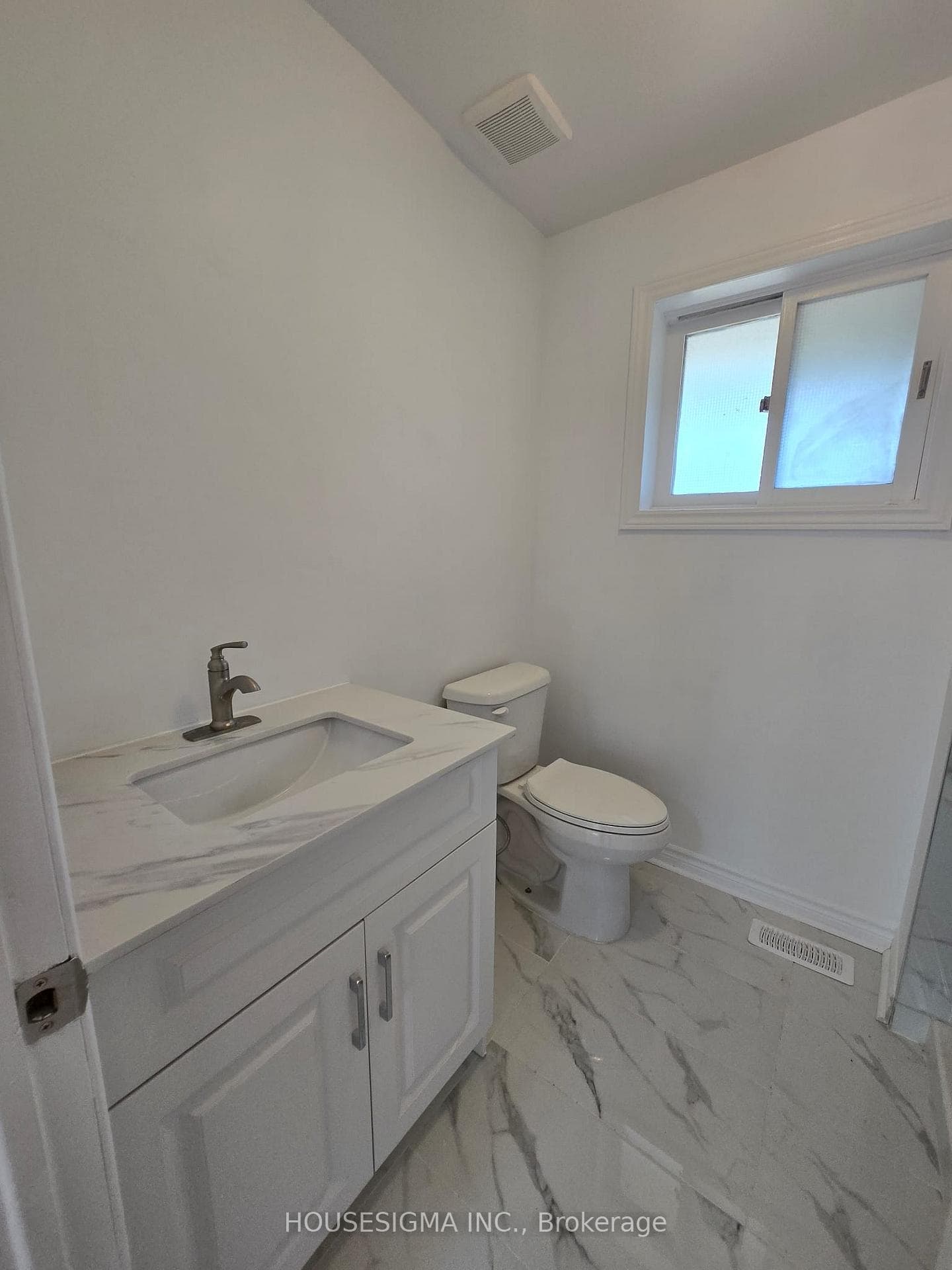 764 James Street photo 16