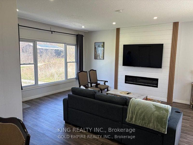4266 Greenlane Road photo 18