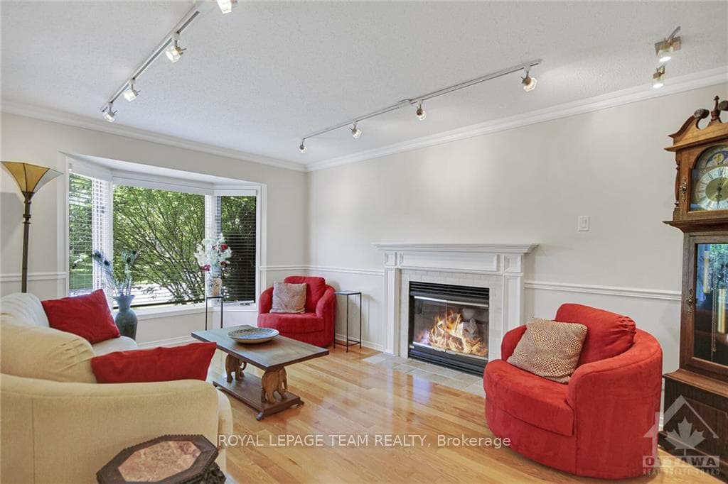 53 SPRINGWOOD Circle photo 4
