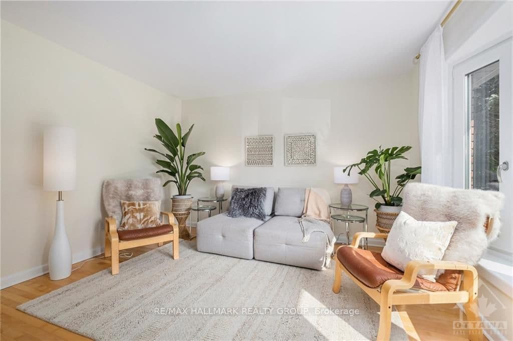 2034 SAUNDERSON Drive photo 7