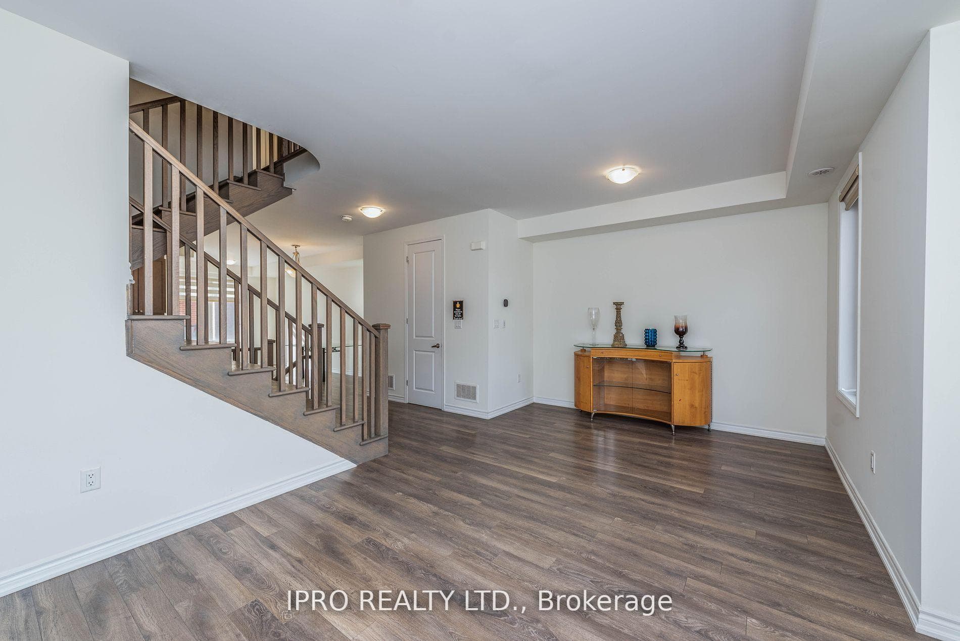 278 Lagerfeld Drive photo 21
