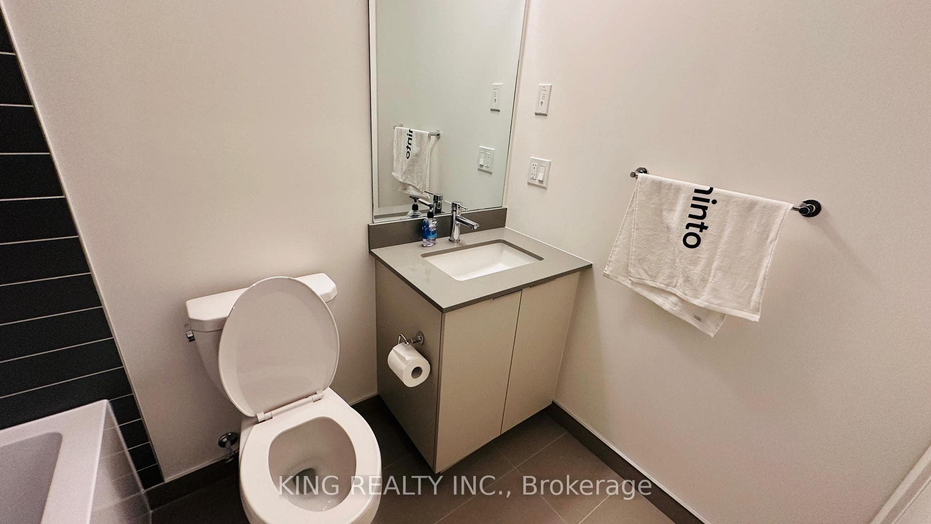 3079 Trafalgar Road Unit 1802 photo 22