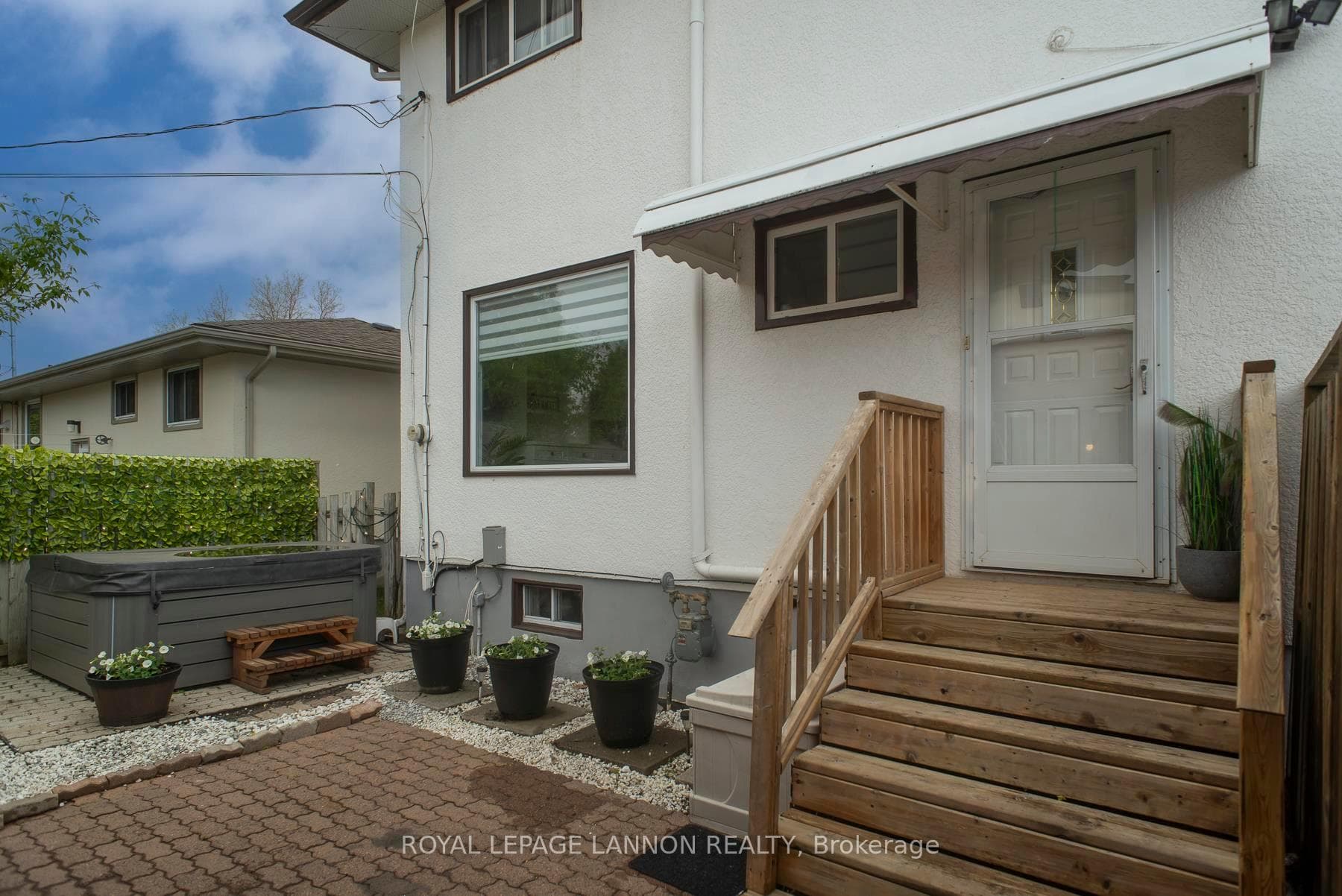 283 HINTON Avenue photo 15