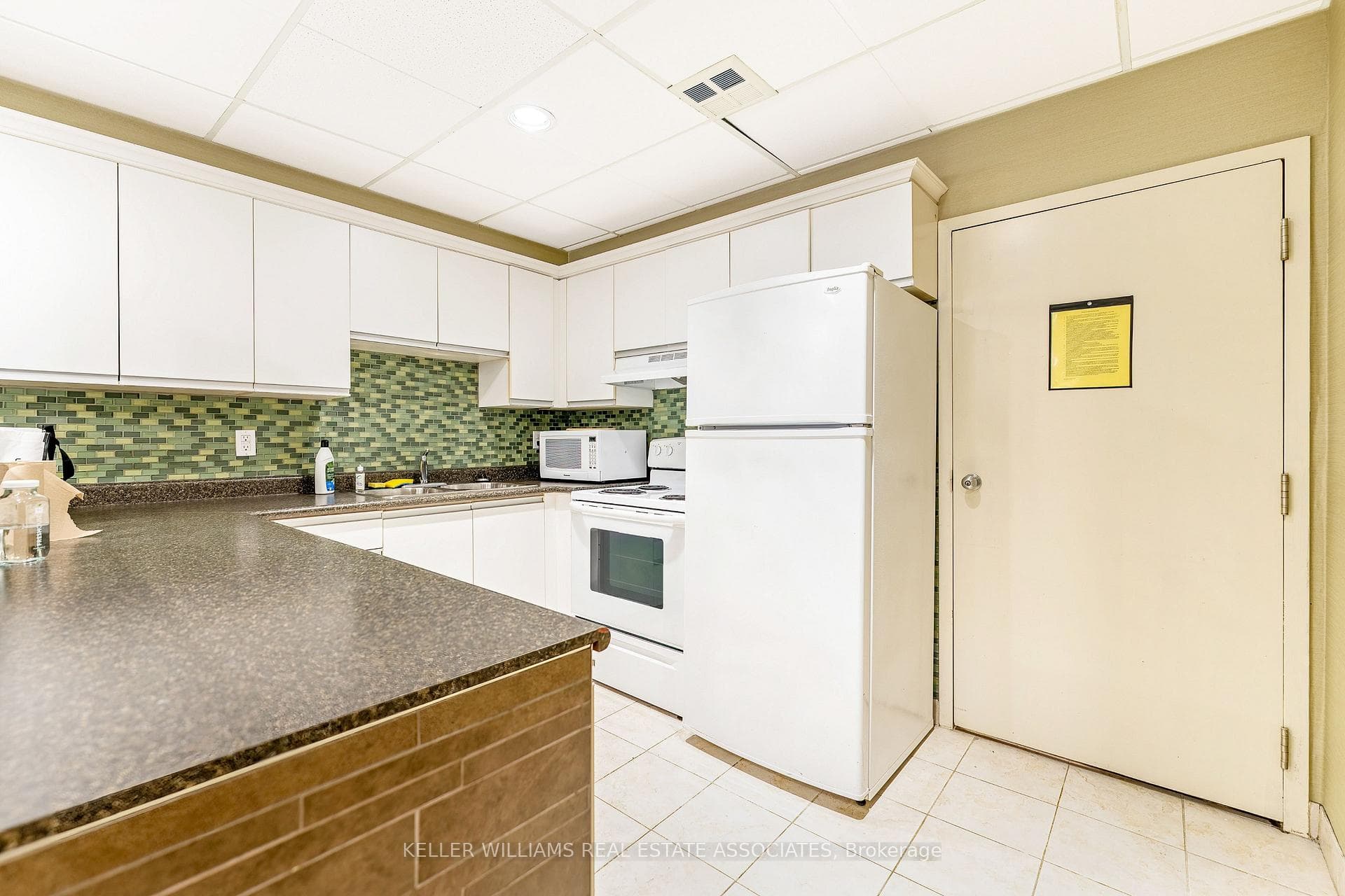 1485 Lakeshore Road Unit 203 photo 30