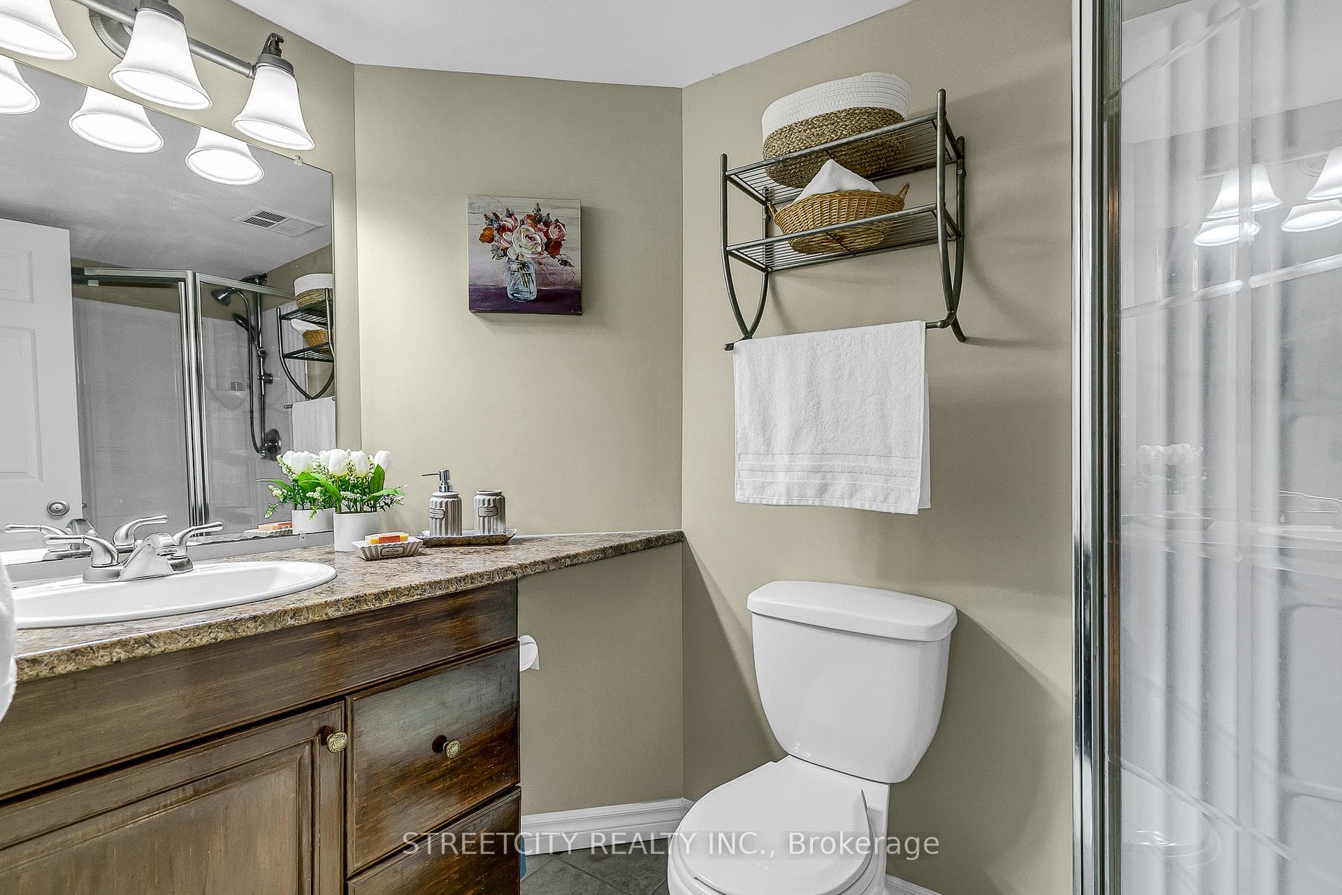 465 Jewel Street photo 27