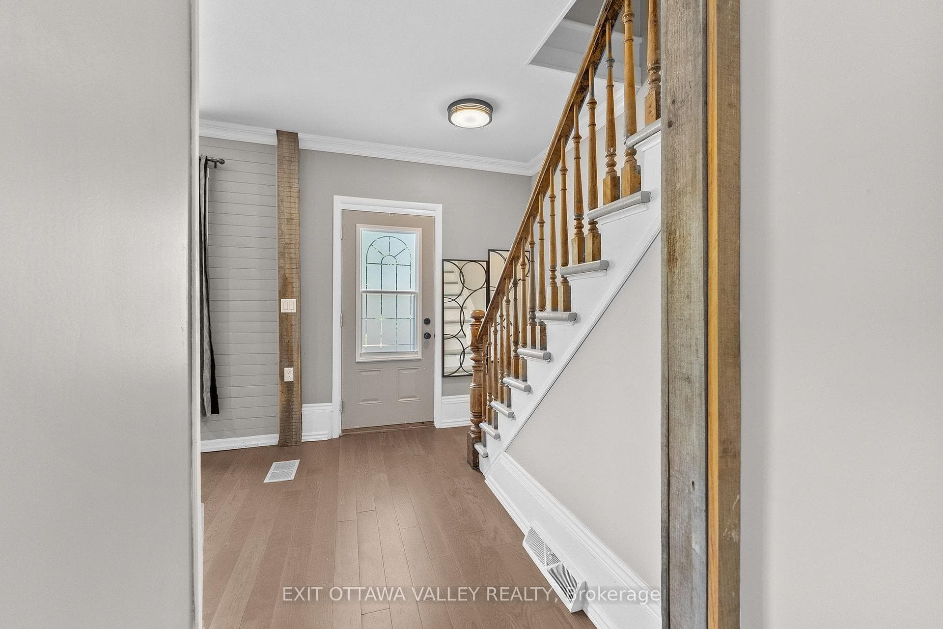 180 Mary Street photo 4