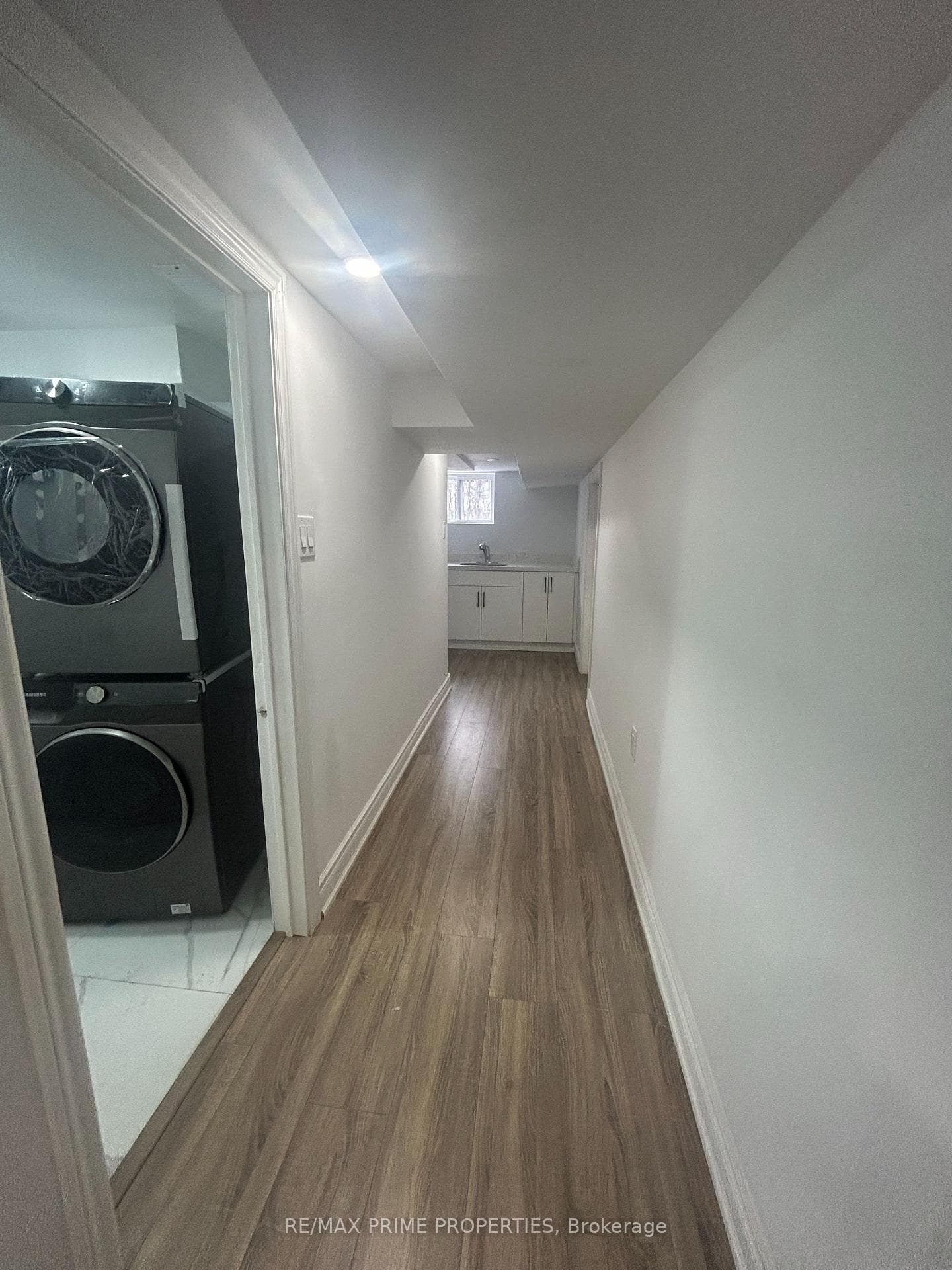 239 Margaret Drive Unit Lower photo 9