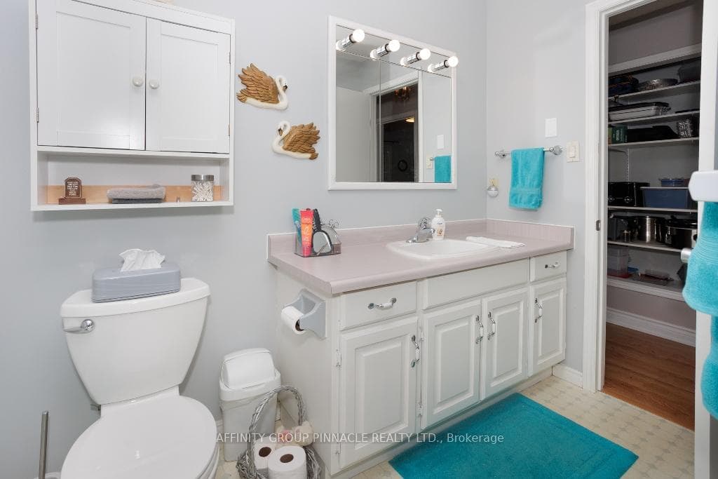 294 Mary Street photo 15