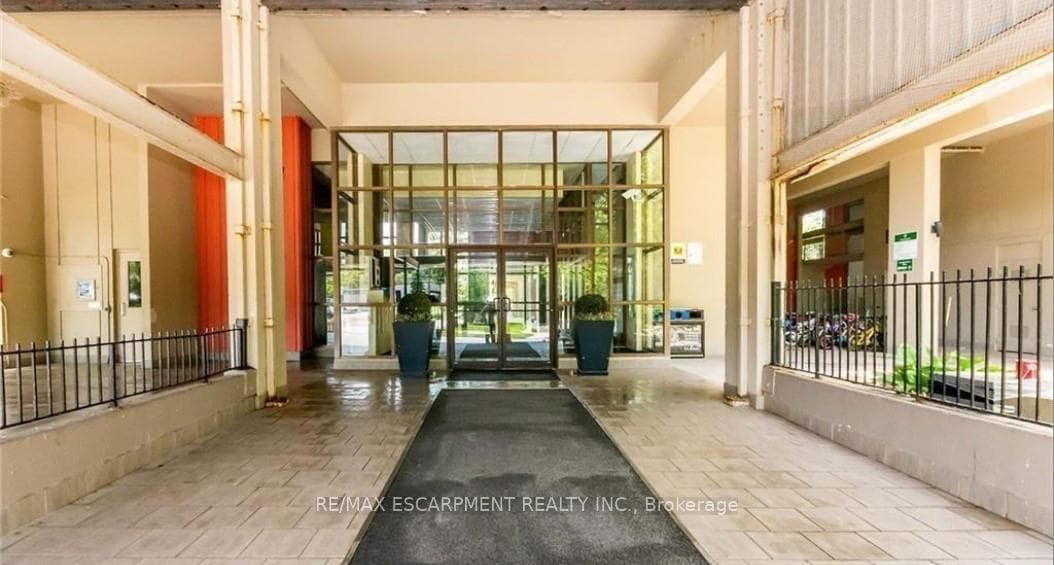 350 Quigley Road Unit 319 photo 6