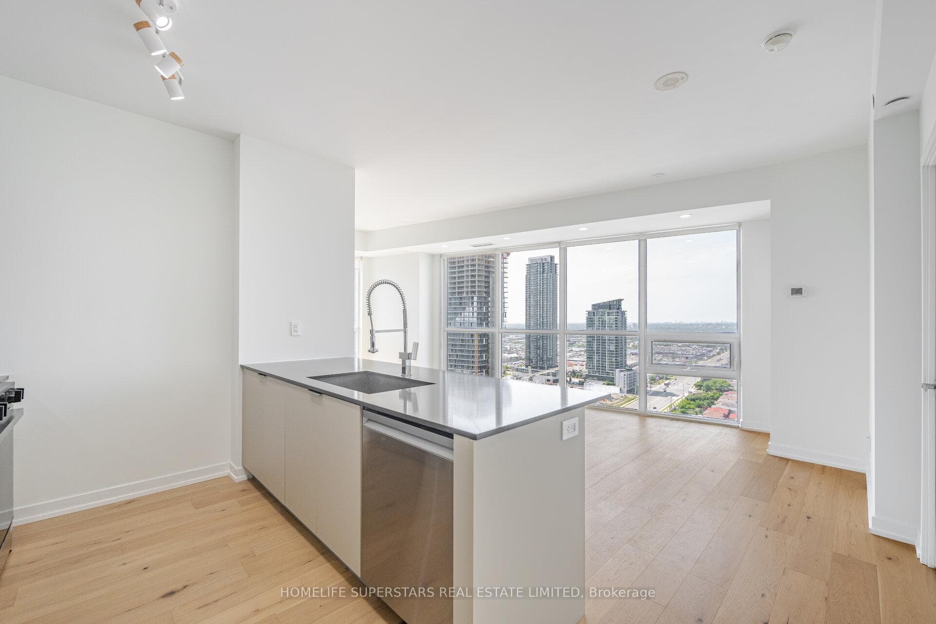 510 Curran Place Unit 2502 photo 3