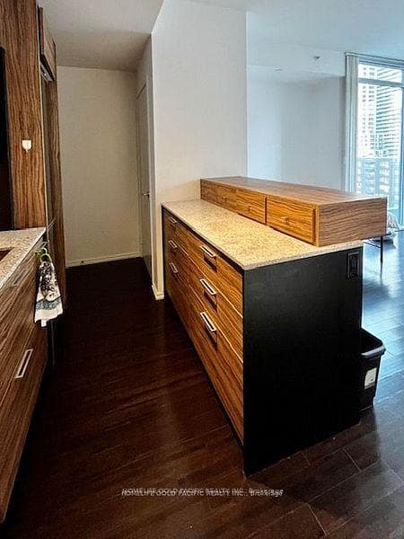 75 St Nicholas Street Unit 1201 photo 3