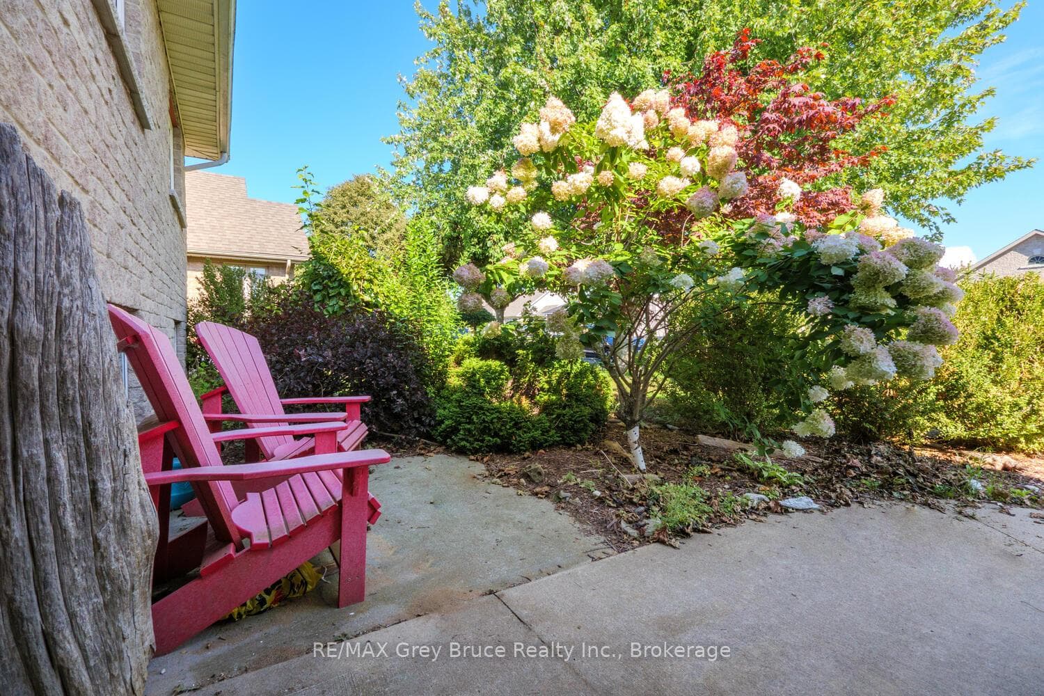 958 Highland Street photo 5