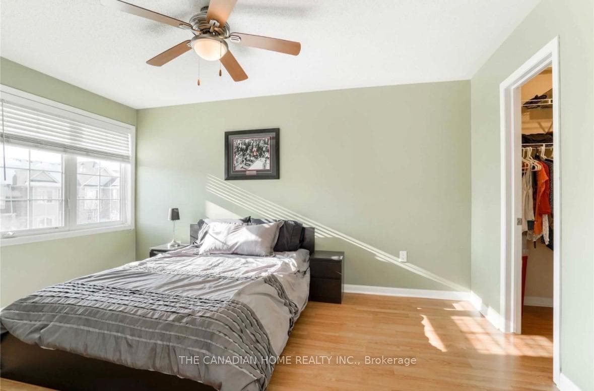 929 Deverell Place photo 10