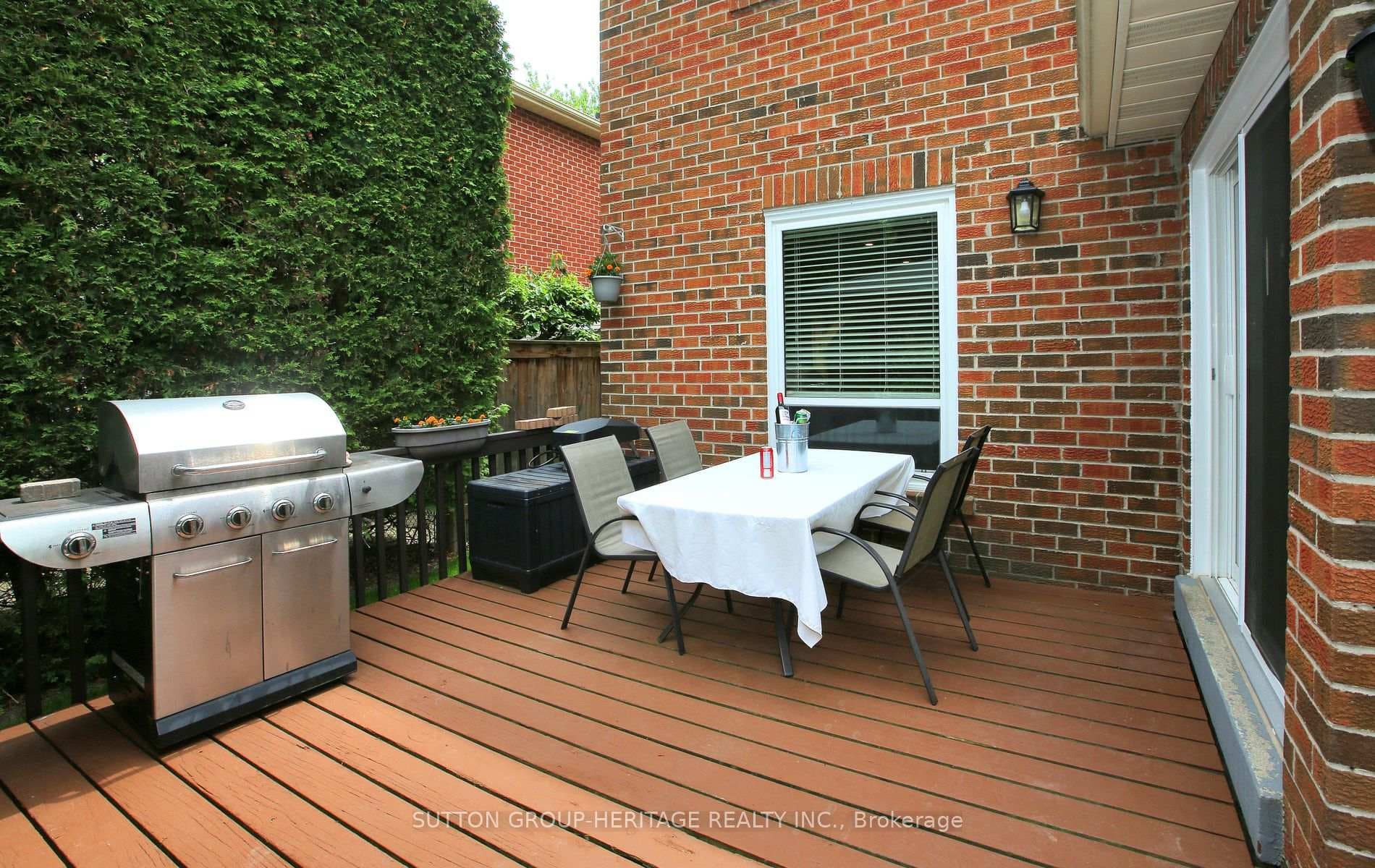 Large eating area