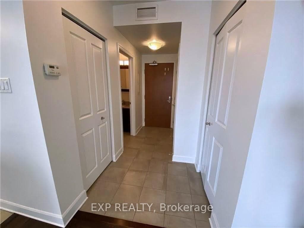 242 Rideau Street Unit 2208 photo 5