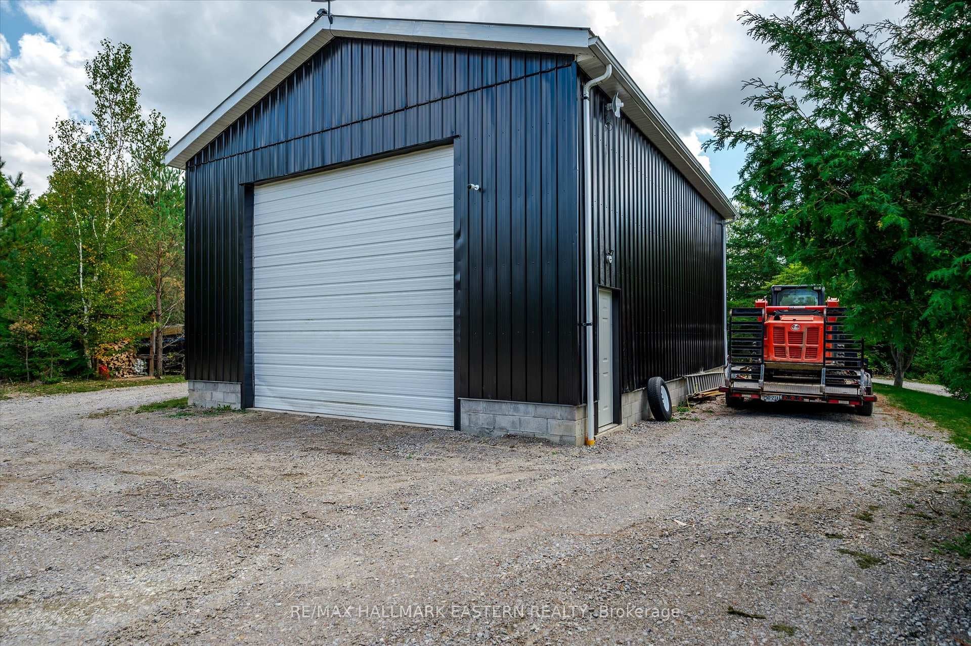 16' x 14' doors at both ends