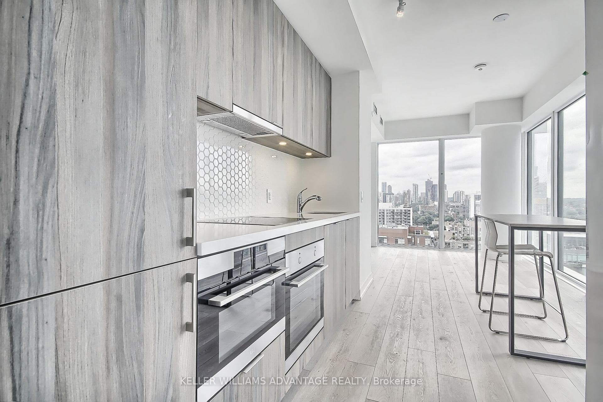 158 Front Street Unit 1808 photo 11