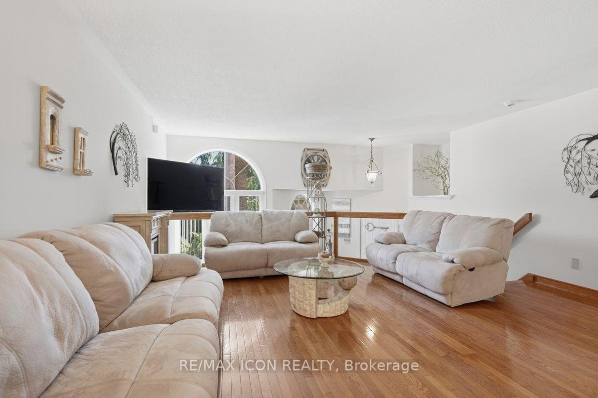 632 Thornwood Drive photo 6