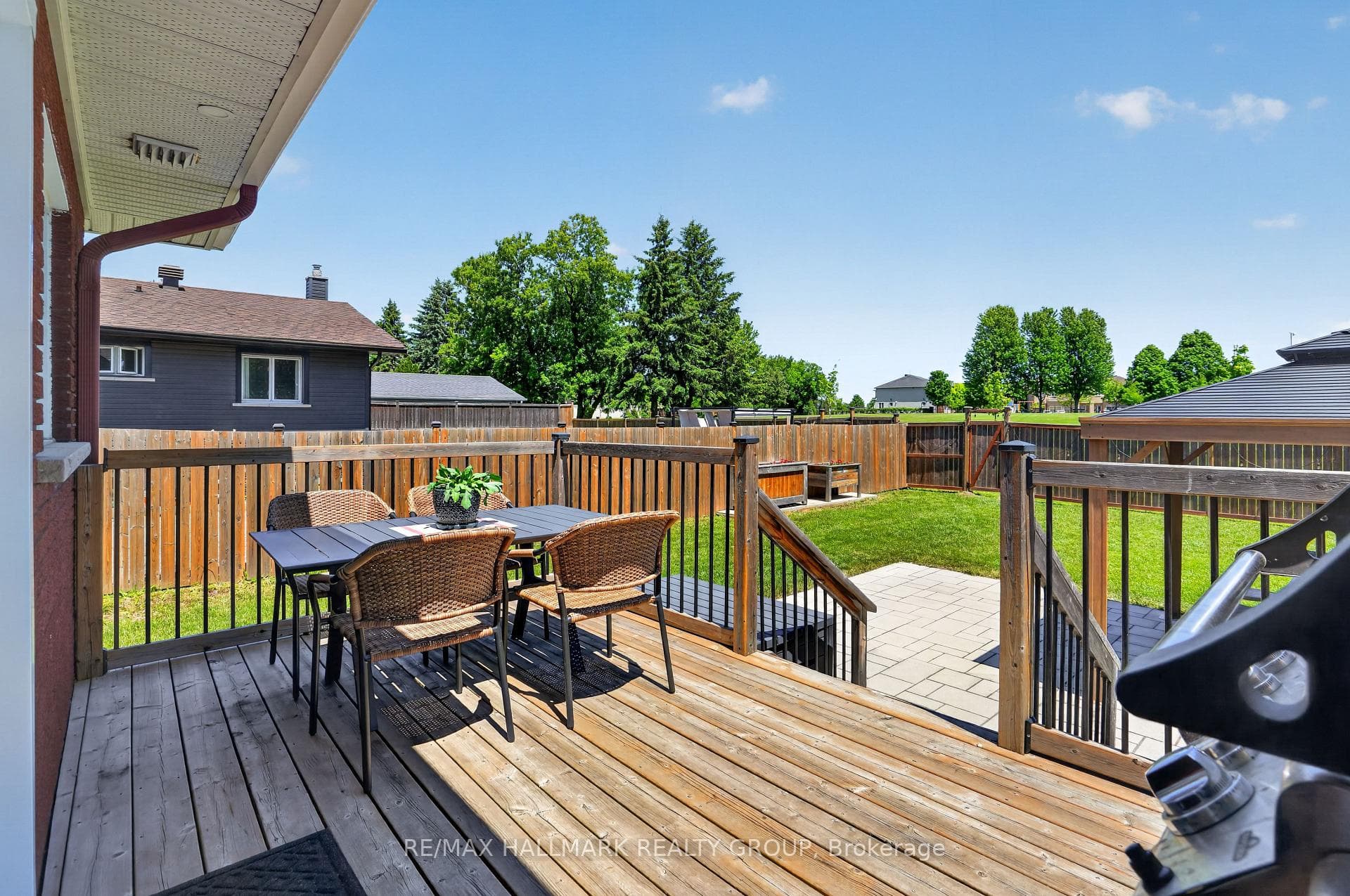 1583 MAXIME Street photo 30