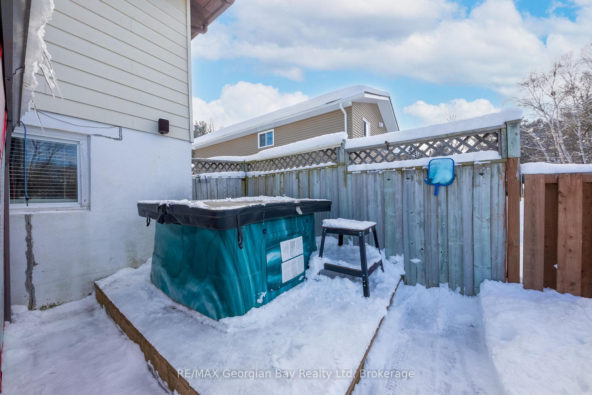 758 Ontario Street photo 38