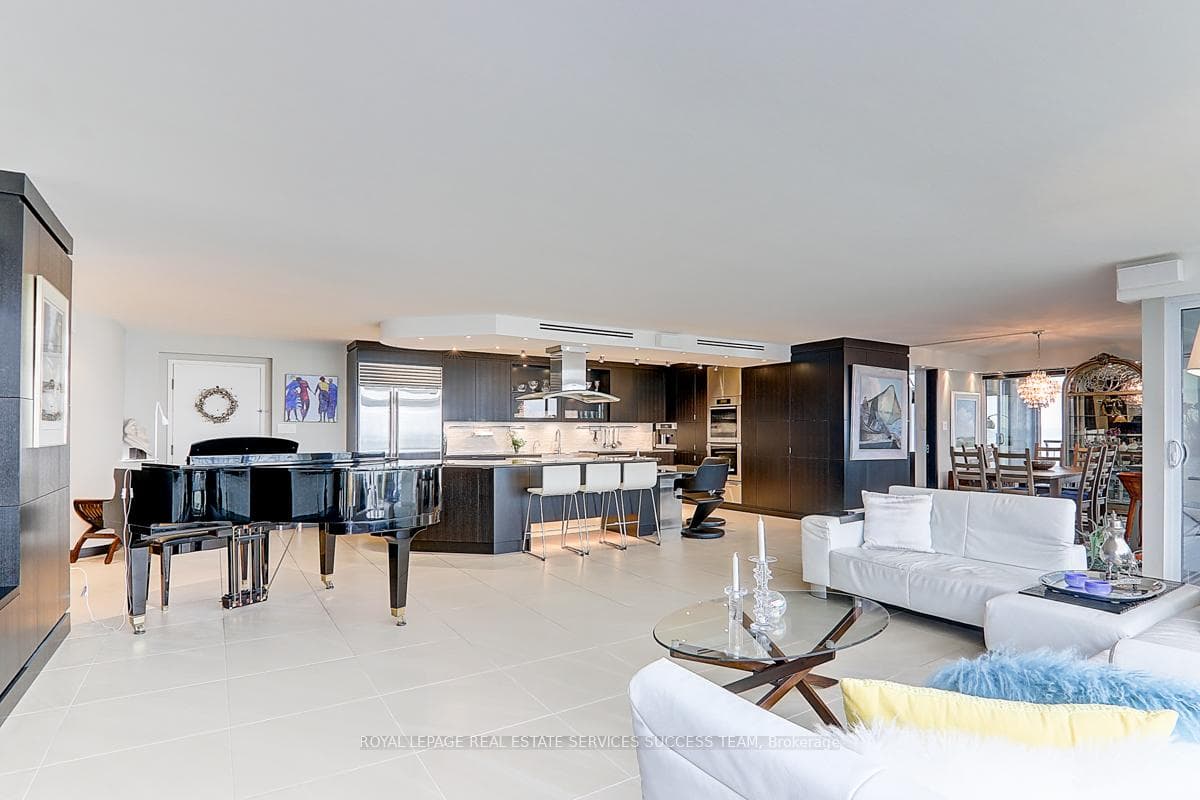 251 Queens Quay W Quay Unit 801 photo 14